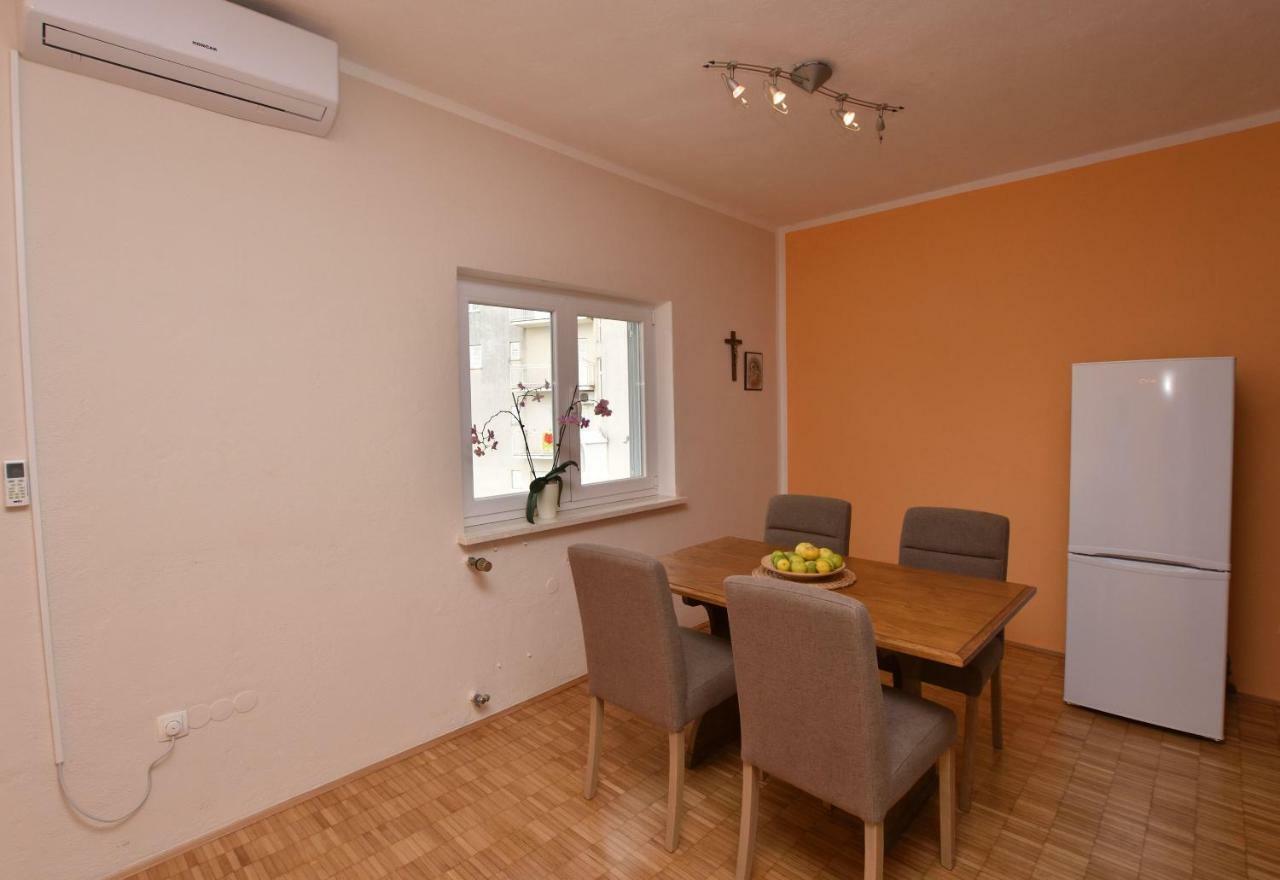 Apartments Jelka Primosten Exterior photo